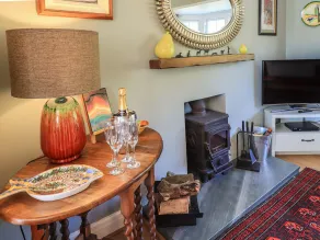 TIMLEY KNOTT, pet friendly, character holiday cottage in Coniston - Image 3