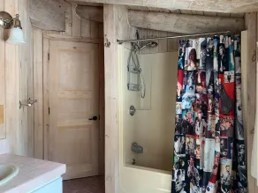 Treetop Hideaway in Tyringham - Image 3