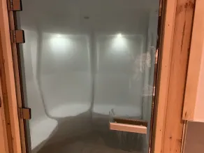 Ski-in / Ski-out-Eigenschaft mit warmen einladenden Kamin. - Image 3