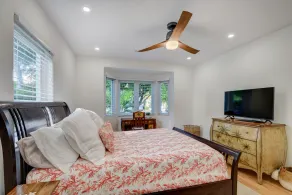 Beautiful Pool home on Golf Course, with Intracoastal views, 1 mile to the Beach - Image 5