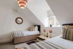 Licatas Apartment Cirencester, Cotswolds, Sleeps 6, 3 Bedrooms - Image 3