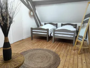 Charmant gîte historique au bord de l'Arnon avec accès rivière, pêche, parking et acceptant animaux - Image 3