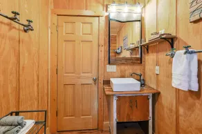 Mountaintop Log Cabin-Extraordinary Views! Hot Tub-20 Minutes To Downtown AVL - Image 4