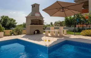 Stunning Home in Vrsi With 5 Bedrooms, Wifi and Outdoor Swimming Pool - Image 2