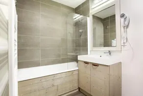 Wifi, ski-in/ski-out & foot of the slopes, swimming pool, balcony, tv, ski locker, 58m², Flaine - Image 4