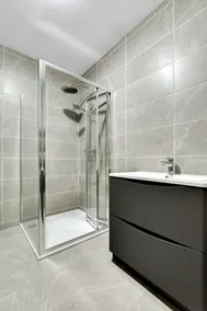 Lujoso-Apartamento-Baño privado - Image 2