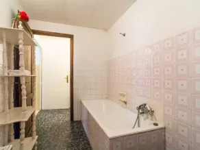 Italian Stay: Bacchereto Wine Country - Image 3
