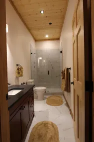 Huge, 2017 built home with 2 Master Bedrooms. Perfect for Large Groups up to 18 - Image 5