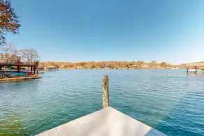 The Lake House on Sunset Point - Lakefront home with private dock & pool table - Image 4
