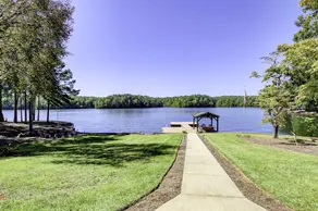 Journeys End - Incredible Views!! Lakefront cabin retreat with Flat Lot - Image 2