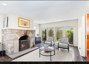 Private Tudor style 5 bedroom home in country setting. - Image 2