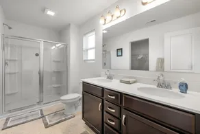 5BR Modern Comfort Spacious Home - Image 4