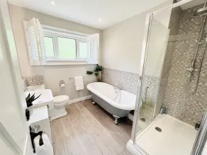 Gorgeous Hillside Hideaway in Gloucestershire - Image 2