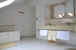 Sommerhus med dam i Mayenne ved indgangen til Bretagne og Normandiet - Image 3