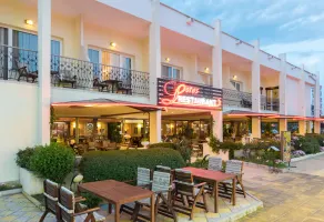 Hotel Lotus - Image 5