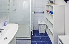 Nice home in Dierhagen (Ostseebad) - Image 3