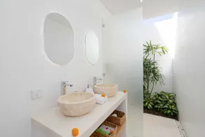 Villa Lior - 1BR Luxury Hideaway near Nyanyi Beach - Image 2