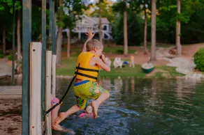 Keowee Lakefront, Sleeps 18, Pet Friendly, Dock, Fire Pits, Kayaks, and more! - Image 4
