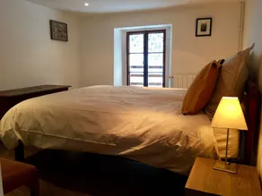 Authentic stone and larch chalet, 350 m from the gondola, sleeps 8–9, 90 m² - Image 4