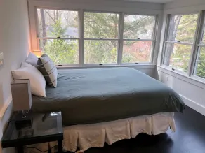 Newly Renovated 3 Bedroom Cottage by Best Bay Beach - Image 3