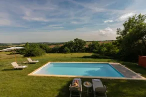 Gîte en pierre avec piscine au calme - Lits king size & Vue sur les pyrénées - Image 1