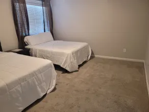 Lovely and Spacious one bedroom rental - Image 4