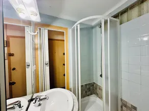 Ideally located in front promenade, overlooking the sea, FEET IN THE WATER !!!<br>30m2 4 per - Image 5