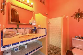 Belle hacienda espagnole climatisée avec une cour et une piscine magnifiques - Image 2