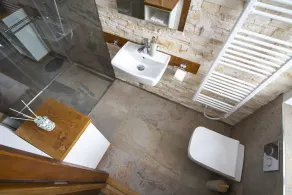 Romantic apartment in a historic villa with mountain views - Image 3