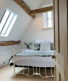 17th century converted barn in Cotswolds stone- 5 mins from Bourton On The Water - Image 2