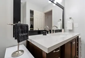 Close to all Minneapolis and Events - Modern and Large - Image 3
