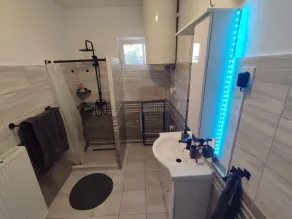 Holiday home with pool, air conditioning and WLAN near the beach - Image 2
