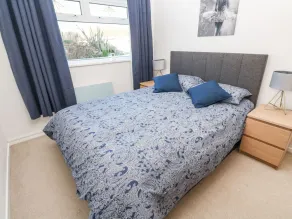 DUNES VIEW, pet friendly, character holiday cottage in Cubert - Image 5
