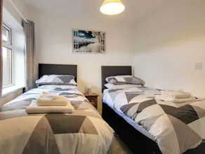 A family friendly or couples base to explore the local sights and attractions. - Image 5