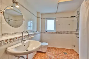 Geschmackvolles Ferienhaus mit privatem Pool - Image 3