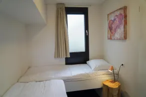 Chalet with 2 bedrooms and a terrace - Image 5