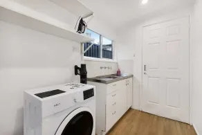 Stylish Alexandria Terrace - Perfect for Families - Image 2
