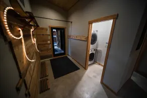 Cozy mountain retreat in the forest-close to Mt Baker Ski Area and pet friendly! - Image 3