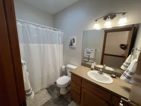Duplex with A/C on quiet street close to dining, shopping, hospitals & mountains - Image 4