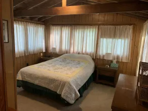 Private and Cozy Cottage, Excellent Fishing And Swimming; Sleeps 6. - Image 5