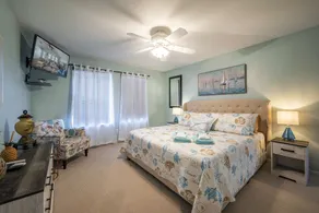 Cozy Beach Home, Short Walk to Water and Fishing Spots - Image 5