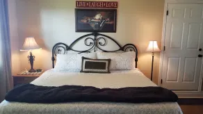 Cozy Country Suite - Image 5