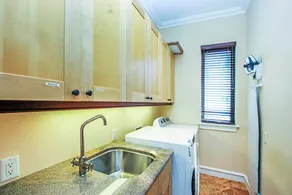 Endless Summer 5 Bedrooms 6 Bathrooms Home - Image 2