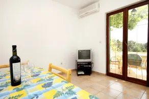 1-Zimmer-Ferienwohnung mit Terrasse und Meerblick Ivan Dolac, Hvar (A-592-c) - Image 4