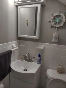 Cozy Suburban Nest Guest Suite separate from main home with hottub - Image 5