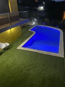 4 Bed Villa - Sleeps 9- Pool - Garden - Parking - Image 3