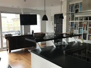 Cool 2-bed penthouse, with a 40 sqm terrace, stunning views on the city - Image 2
