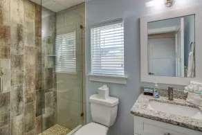 Beach Retreat: Luxury 5 BR Beach House perfect for the whole family - Image 4