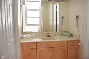 Best Place for Relaxing! Private Beach Access, Fantastic 1 Bedroom Suite, Pool - Image 3