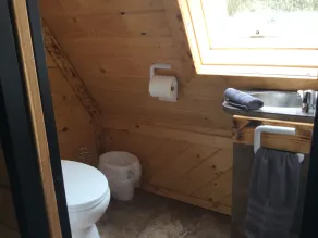 Beautiful Wilderness Retreat Cabin 1.5 hours north of Edmonton! - Image 4